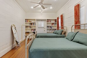 2 chambres, fer et planche à repasser, Wi-Fi, draps fournis