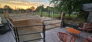 Outdoor dining - Maison Auvergnate Cœur Village (Messeix)