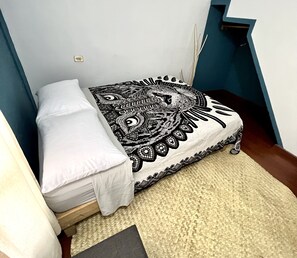 2 habitaciones, tabla de planchar con plancha, wifi y ropa de cama