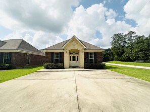 Exterior - Villa 1, spacious townhouse in Tickfaw, LA (Tickfaw)