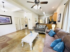 Smart TV - Villa 1, spacious townhouse in Tickfaw, LA (Tickfaw)
