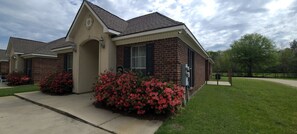 Exterior - Villa 1, spacious townhouse in Tickfaw, LA (Tickfaw)