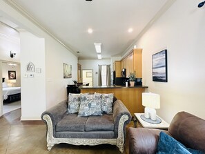 Smart TV - Villa 1, spacious townhouse in Tickfaw, LA (Tickfaw)