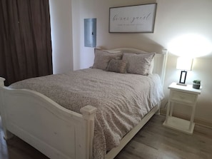 2 bedrooms, desk, iron/ironing board, travel cot