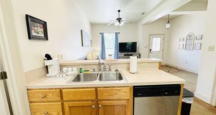 Chateau 10, spacious townhouse in Tickfaw, LA