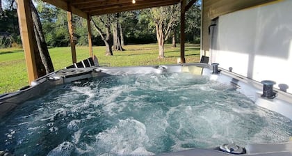 Stewart House with Hot Tub and 3 bedroom