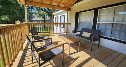 Thomas House, spacious house in Tickfaw, LA