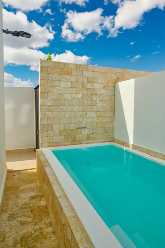 SPACIOUS AND LUXURY VILLA WITH 4 BEDROOM, PICUZZI, and all what you deserve.