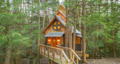 Cook Forest Luxury Treehouse