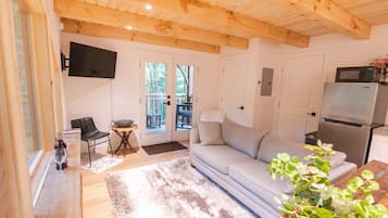 Een smart-tv en een open haard