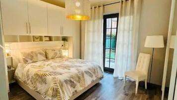 1 bedroom, iron/ironing board, travel cot, free WiFi