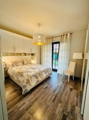 1 Schlafzimmer, Bügeleisen/Bügelbrett, Reisekinderbett, kostenloses WLAN