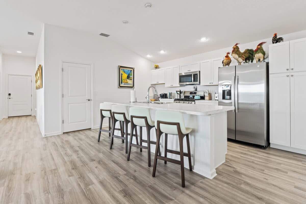 冰箱、微波炉、烤箱、炉灶