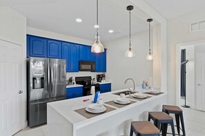 Apartment (3 Bedrooms) | Property amenity - 4862 Cayview Avenue #303 (Orlando)