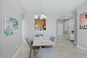 Apartment (3 Bedrooms) | Property amenity - 4102 Breakview Drive #409 (Orlando)