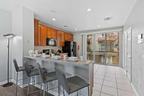 House (3 Bedrooms) | Property amenity