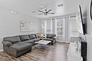 Casa (3 Bedrooms) | Servicio de la propiedad