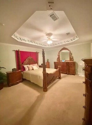 2 bedrooms, in-room safe, iron/ironing board, free WiFi