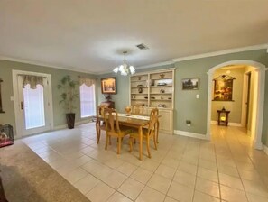 Dining - Beautiful house in esteemed cul-de-sac (Nederland)