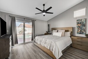 3 bedrooms, iron/ironing board, WiFi, bed sheets