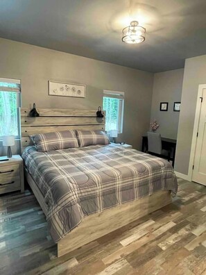 8 bedrooms, desk, iron/ironing board, travel cot - 2 Neighboring Homes Sleep 24 - 8 Bedrooms/10 Baths (Egg Harbor)