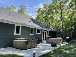 Terrace/patio - 2 Neighboring Homes Sleep 24 - 8 Bedrooms/10 Baths (Egg Harbor)