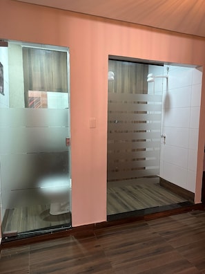 Deluxe Suite | Bathroom