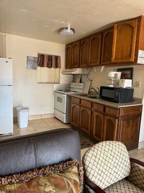 2 Queen Beds Apartment Non-Smoking | Bếp nhỏ riêng | Tủ lạnh nhỏ, lò vi sóng 