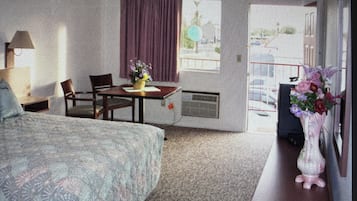Single Room, Pool View | Individually furnished