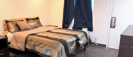 Room, 1 Queen Bed, Non Smoking