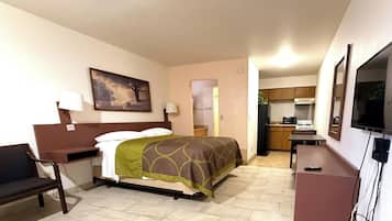 Zimmer, Nichtraucher, Kochnische (Queen Bed) | Individuell eingerichtet, kostenloses WLAN, Bettwäsche