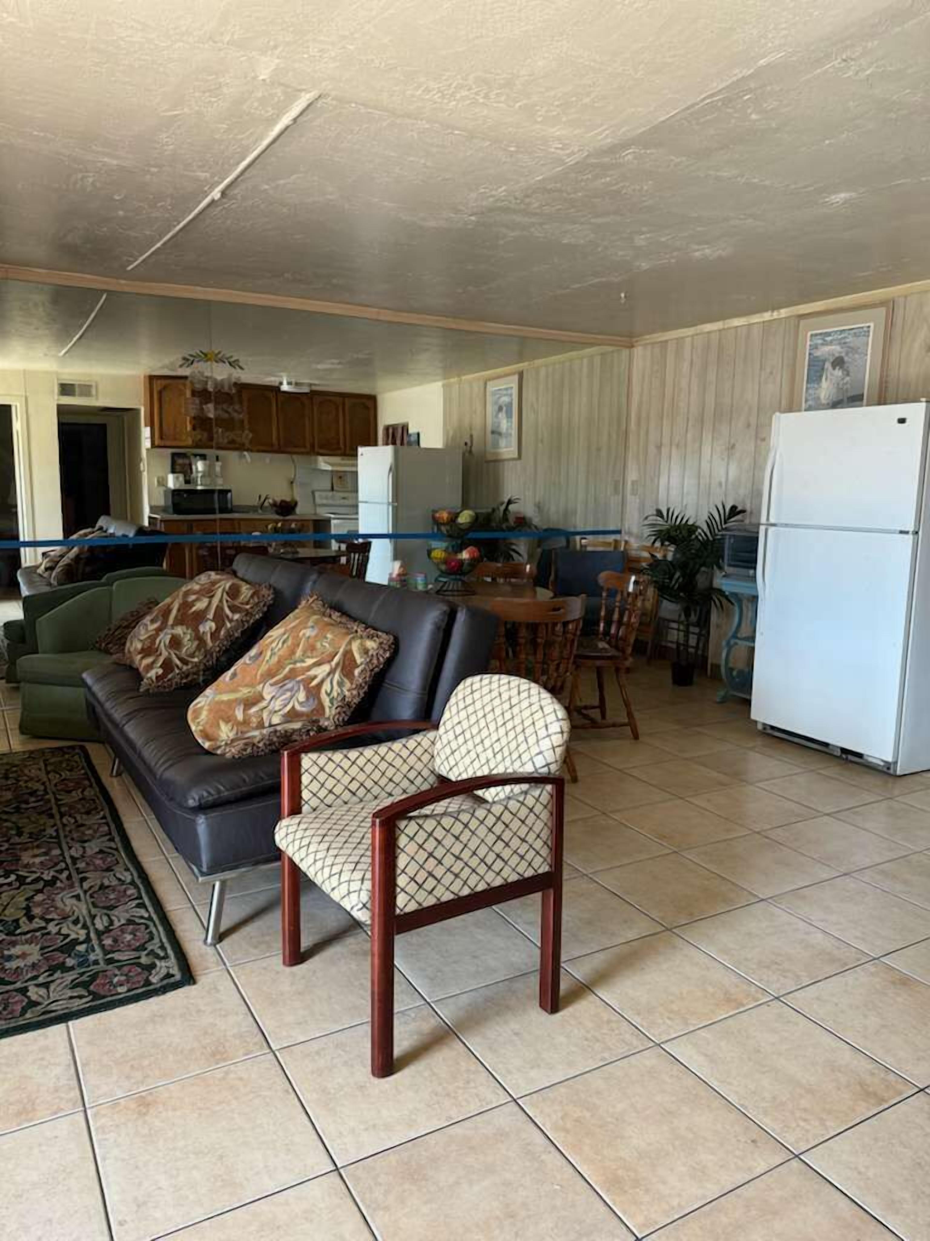 2 Queen Beds Apartment Non-Smoking | Individualmente mobiliados, Wi-Fi de cortesia, roupa de cama