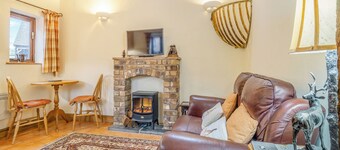 Rickyard Cottage- UK45535