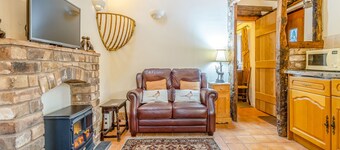Rickyard Cottage- UK45535