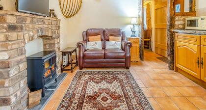 Rickyard Cottage- UK45535