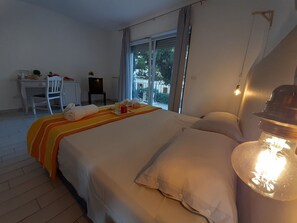 1 bedroom, WiFi, bed sheets