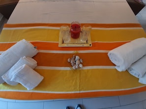 1 habitación, wifi y ropa de cama