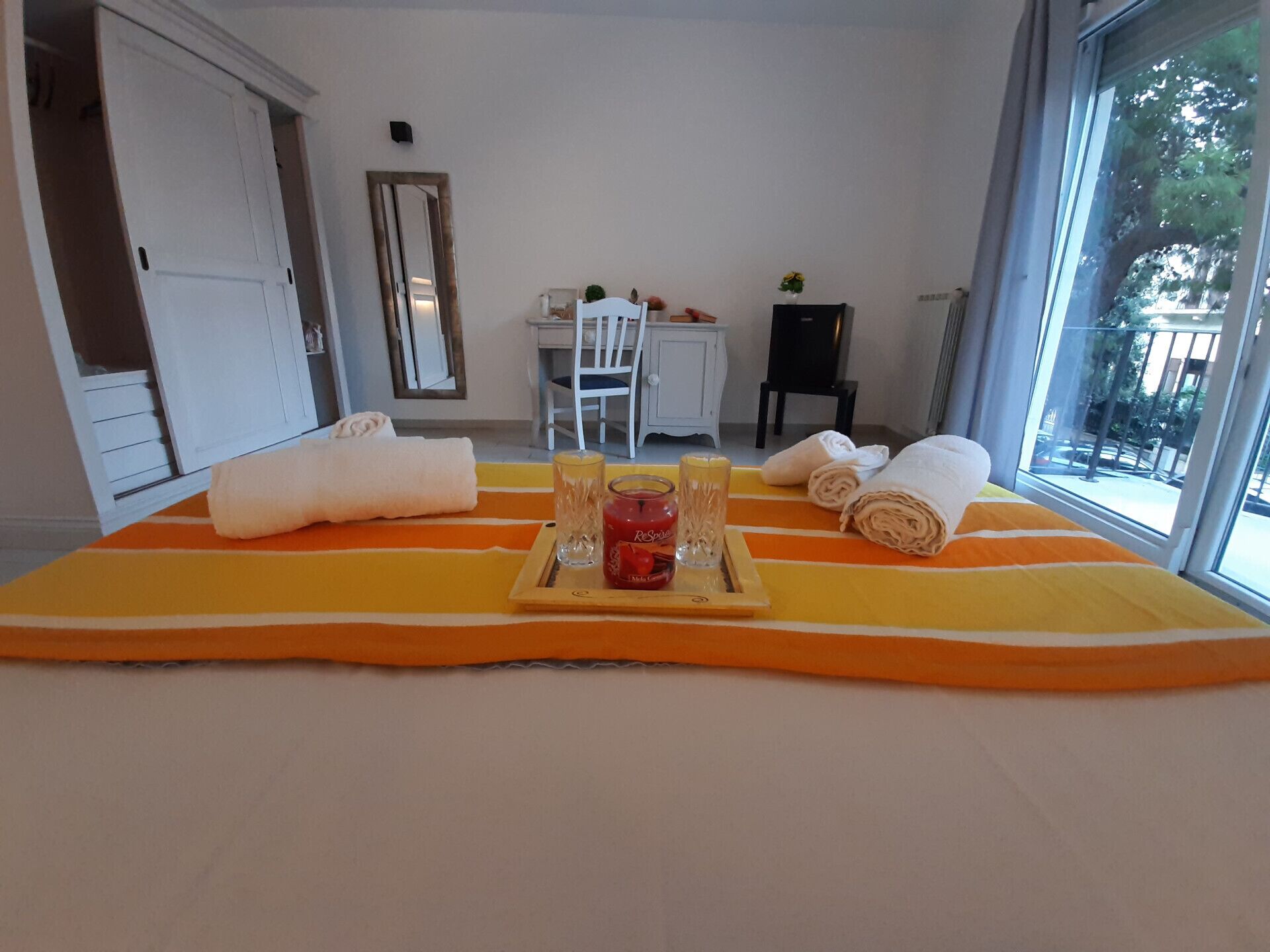 1 camera, Wi-Fi, lenzuola