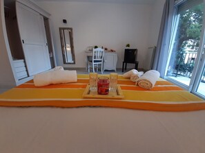 1 habitación, wifi y ropa de cama
