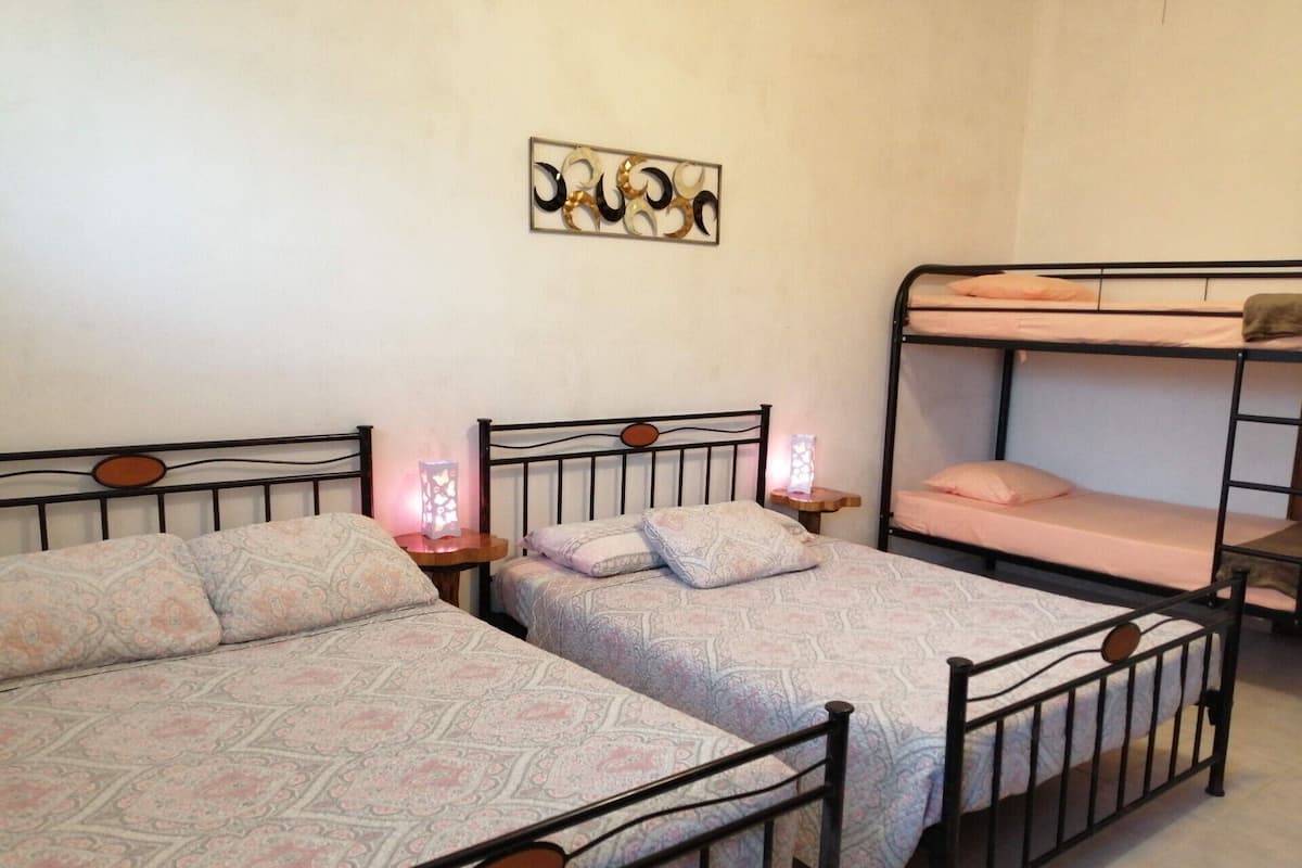 Departamento familiar | 1 habitación, decoración personalizada y muebles diferentes