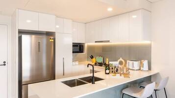 Fridge, microwave, oven, stovetop