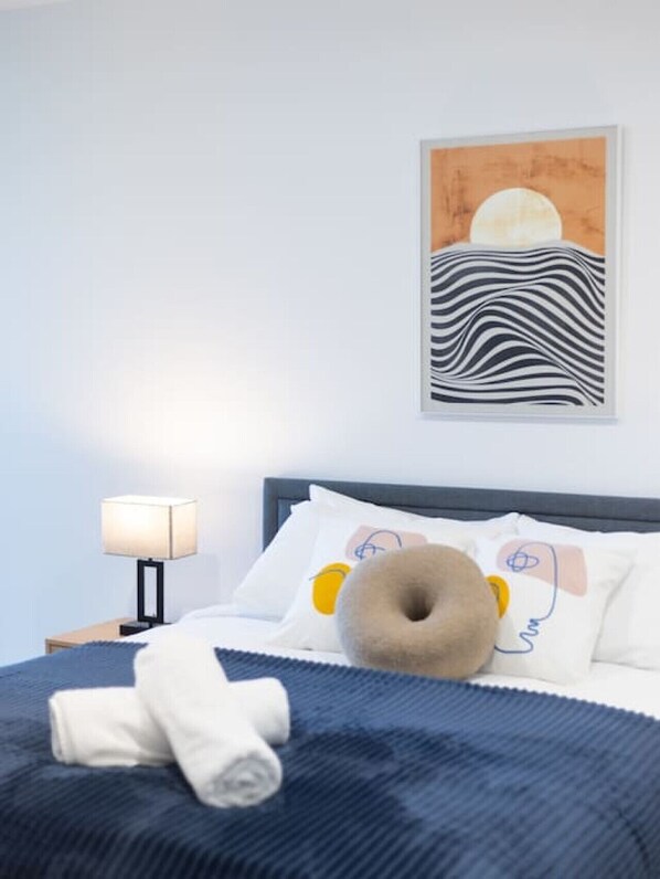 2 bedrooms, desk, iron/ironing board, free WiFi