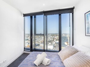 2 bedrooms, desk, iron/ironing board, free WiFi