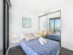 2 bedrooms, desk, iron/ironing board, free WiFi