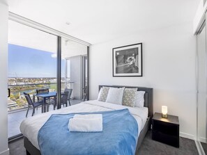 2 Schlafzimmer, Schreibtisch, Bügeleisen/Bügelbrett, WLAN