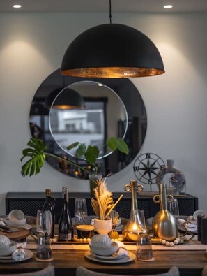 Dining - Sublime Contemporary Designer Villa w/Pool (Rochedale)