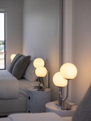 3 bedrooms, desk, iron/ironing board, free WiFi - Well-decorated cozy 3BR home @Browns Plain (Browns Plains)