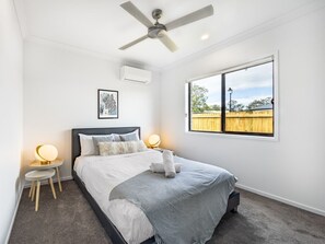 3 bedrooms, desk, iron/ironing board, free WiFi