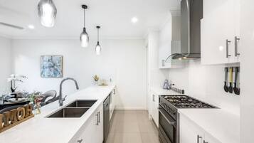 Fridge, microwave, oven, stovetop