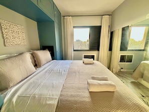 Appartement Confort | 1 chambre, bureau, rideaux d’obscurcissement, fer et planche à repasser